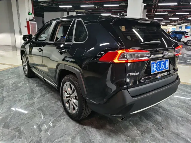 Toyota Wildlander — Фото автомобиля 9