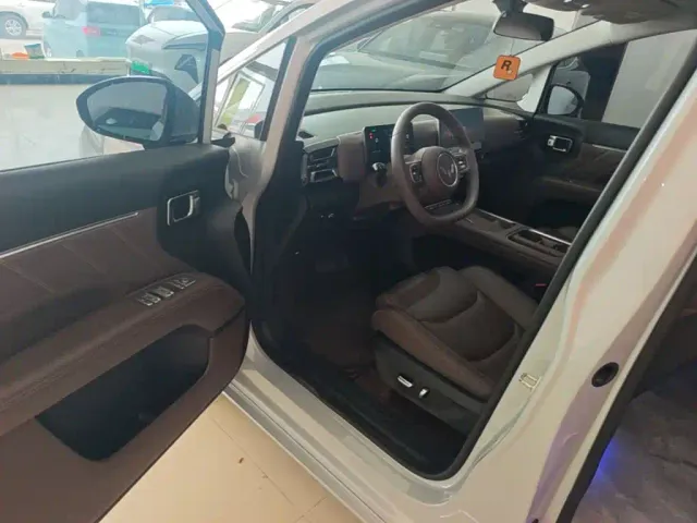 Wuling Motors Xingguang 730 New Energy 2025 Model Plug-in Hybrid Base Version — Фото автомобиля 15