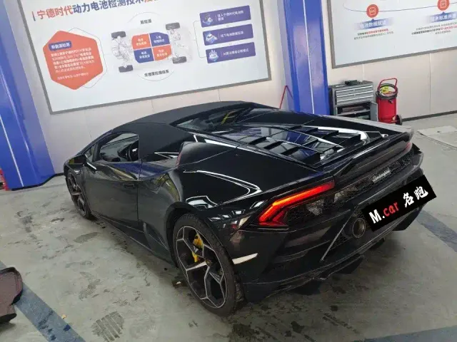 Lamborghini Huracan — Фото автомобиля 3