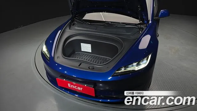 Tesla Model 3 — Фото автомобиля 6