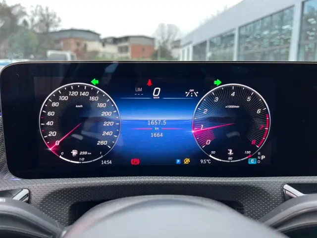 Mercedes-Benz A-Class — Фото автомобиля 12