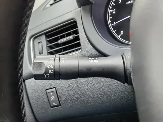 Nissan Tiida — Фото автомобиля 21