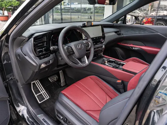 Lexus Lexus RX 2023 500h 4WD F SPORT Performance — Фото автомобиля 9