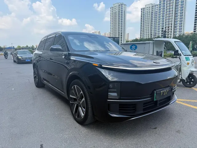 Li Auto L9 — Фото автомобиля 3