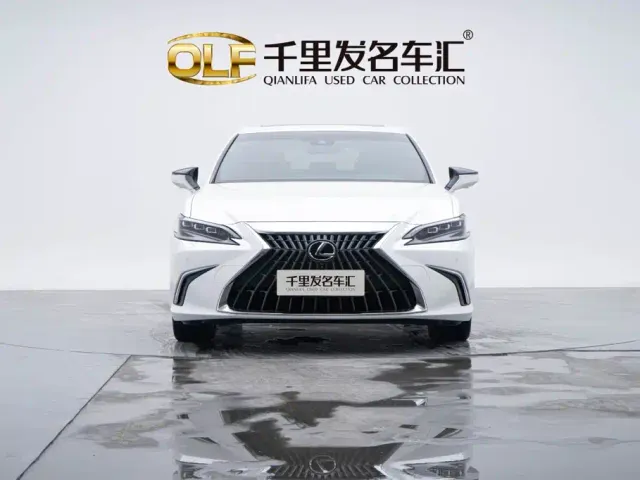 Lexus ES — Фото автомобиля 6
