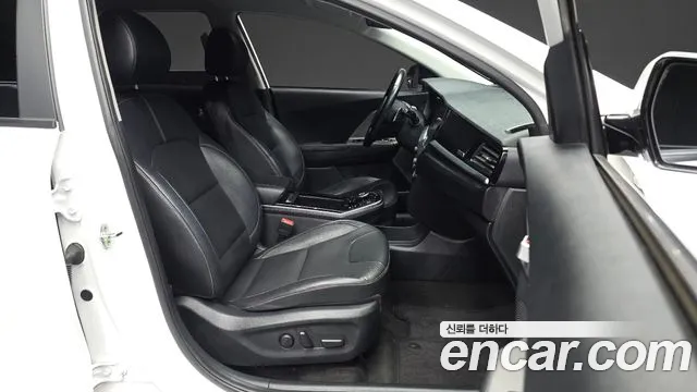Kia Niro — Фото автомобиля 11