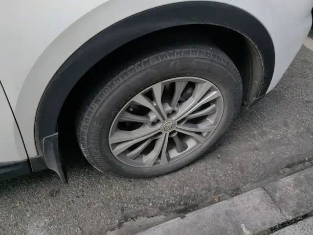 Buick Envision Plus — Фото автомобиля 6