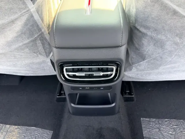 Hongqi H5 — Фото автомобиля 15
