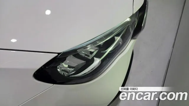 Mercedes-Benz E-Class — Фото автомобиля 12