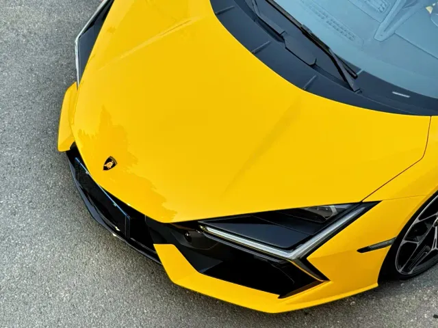 Lamborghini Revuelto — Фото автомобиля 8