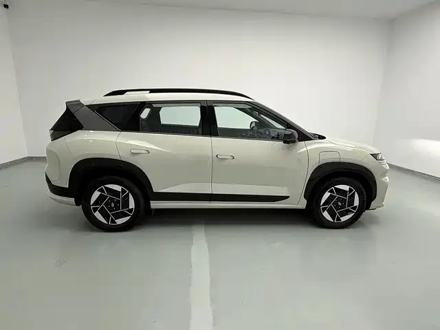 Hyundai ELEXIO — Фото автомобиля 5