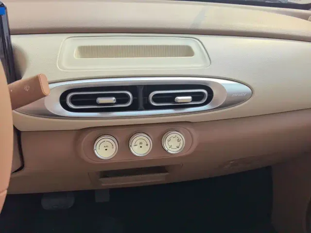 Wuling Hongguang Mini EV — Фото автомобиля 6
