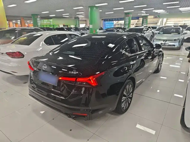 Nissan Teana — Фото автомобиля 6