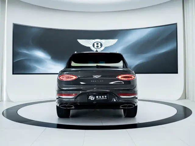 Bentley Bentayga — Фото автомобиля 5