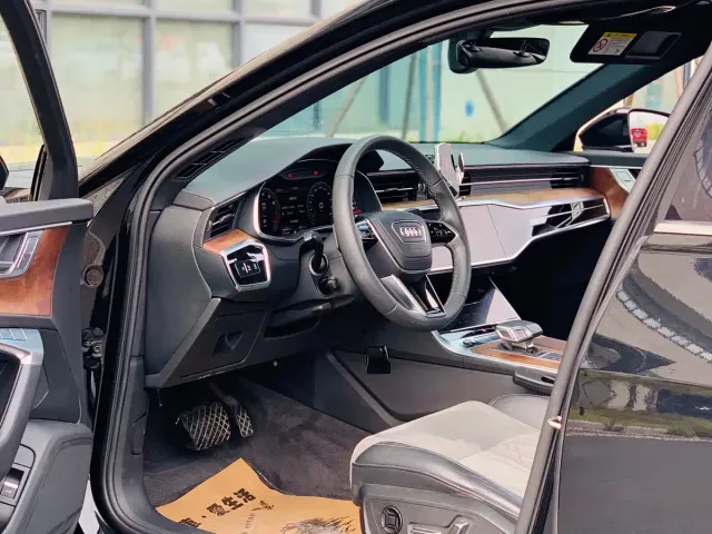 Audi A6L — Фото автомобиля 13