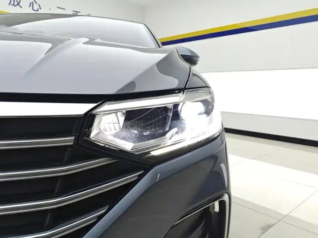 Volkswagen Lavida — Фото автомобиля 5