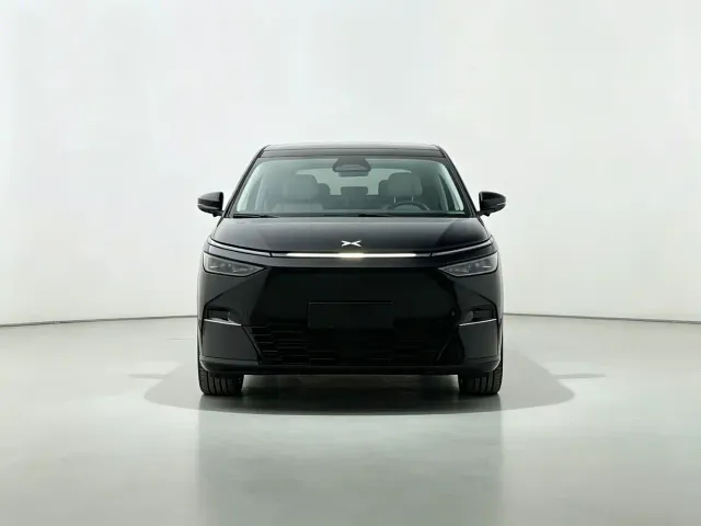 Xpeng X9 — Фото автомобиля 2