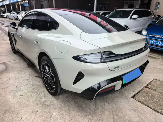 Xiaomi SU7 — Фото автомобиля 13