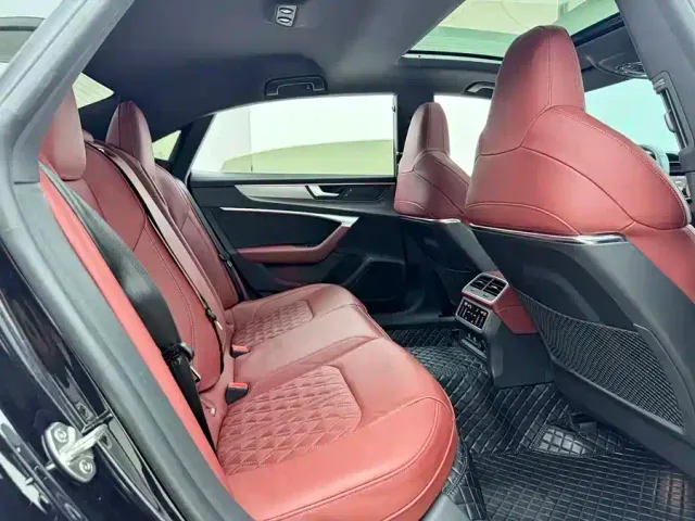 Audi A7L — Фото автомобиля 12