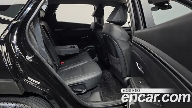 Hyundai Tucson Tucson (NX4) Бензин 1.6 турбо 2WD — Фото автомобиля 12