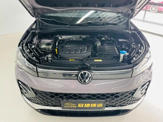 Volkswagen Tiguan L — Фото автомобиля 2