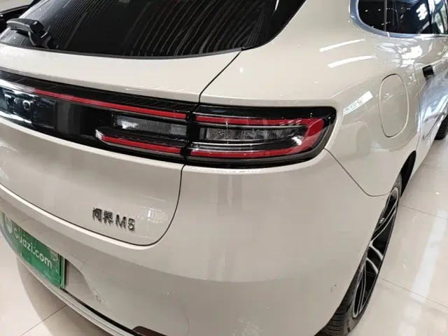 Aito M5 — Фото автомобиля 7