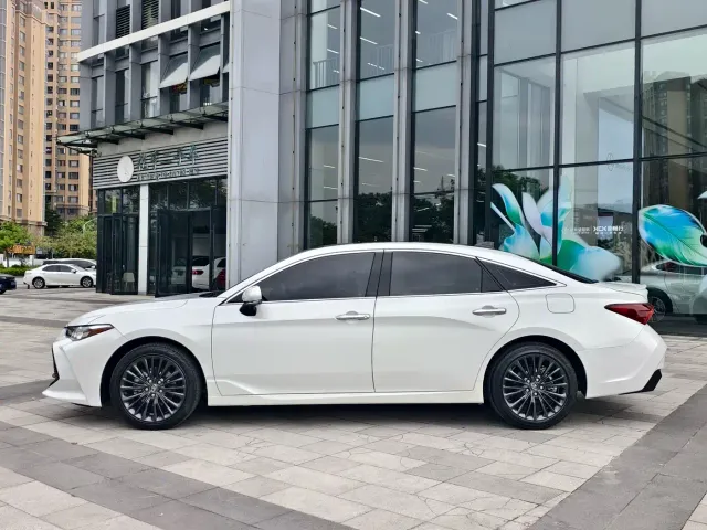 Toyota Avalon — Фото автомобиля 3