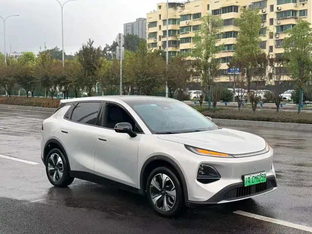 Changan Qiyuan Q05 — Фото автомобиля 3