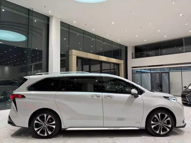 Toyota Granvia — Фото автомобиля 9