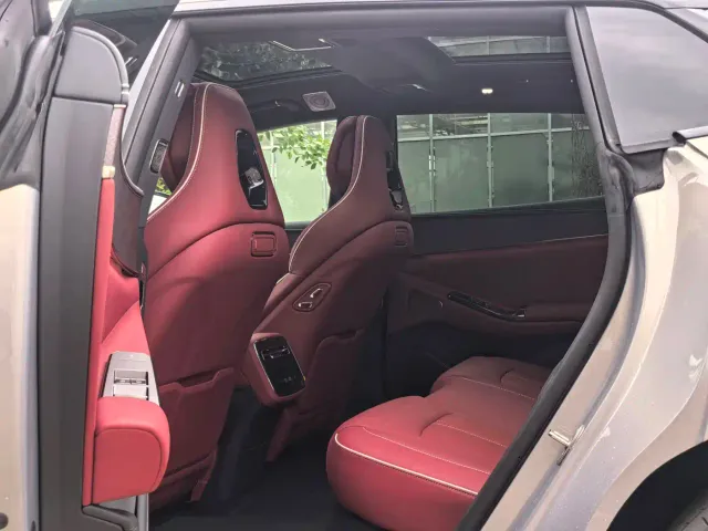 Denza Z9GT — Фото автомобиля 13