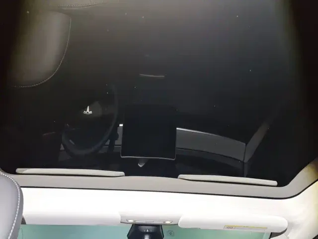 Tesla Model Y — Фото автомобиля 19