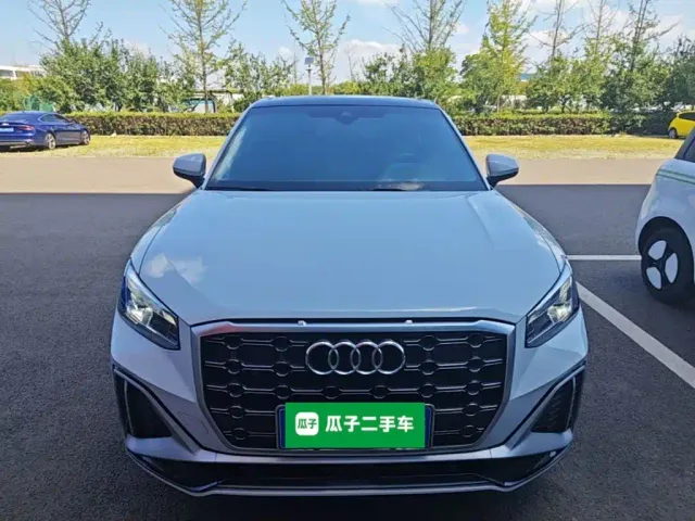 Audi Q2L — Фото автомобиля 2