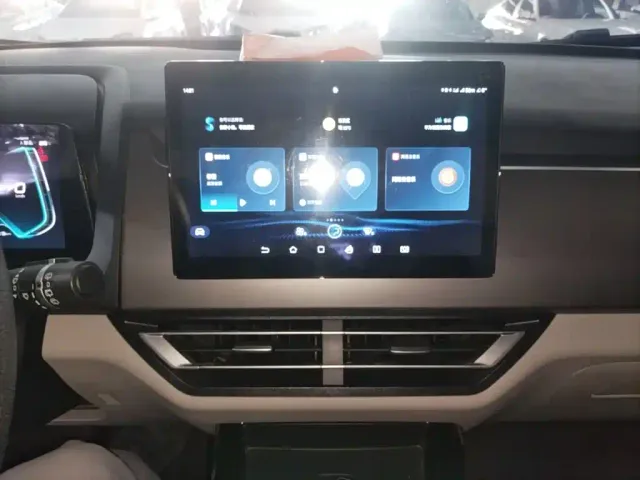 BYD Yuan Pro — Фото автомобиля 12