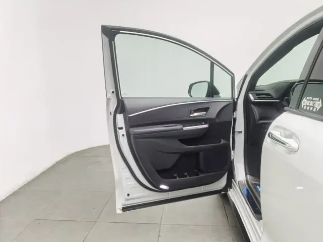 Toyota Sienna — Фото автомобиля 8