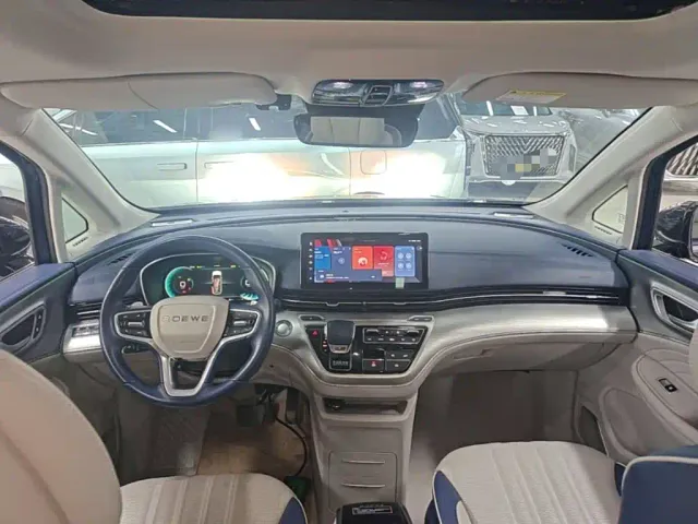 Roewe iMAX8 — Фото автомобиля 9