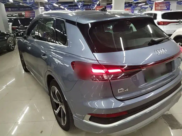 Audi Q4 e-tron — Фото автомобиля 22