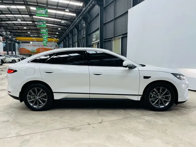 BYD Qin L 2025 EV 470KM Leading Edition — Фото автомобиля 8