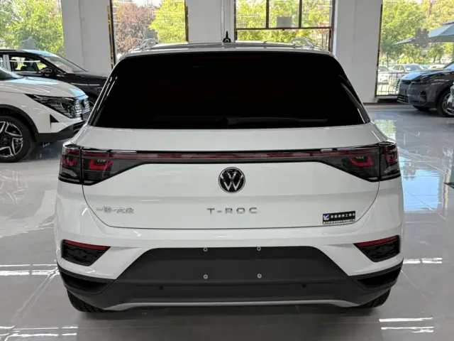 Volkswagen T-Roc — Фото автомобиля 5