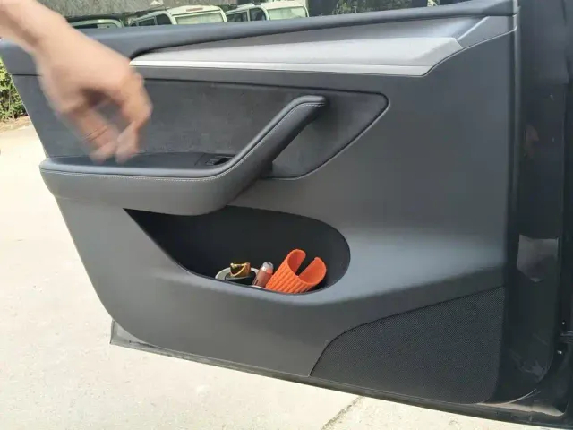 Tesla Model Y — Фото автомобиля 7