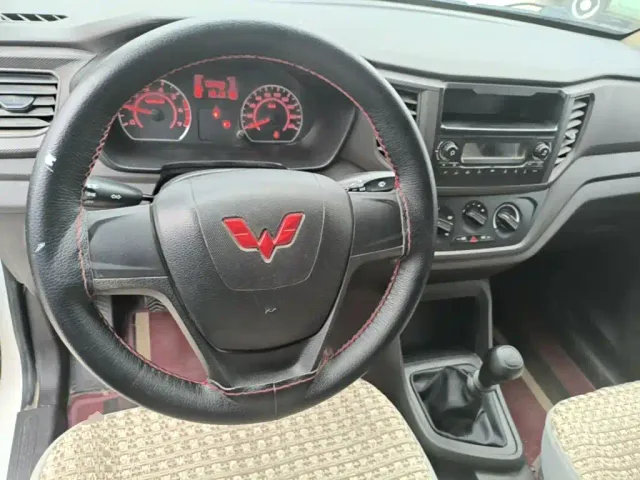 Wuling Hongguang V — Фото автомобиля 10
