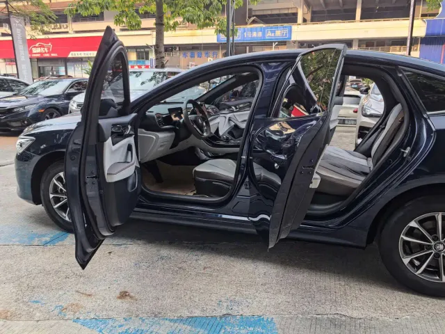 BYD Qin PLUS — Фото автомобиля 15