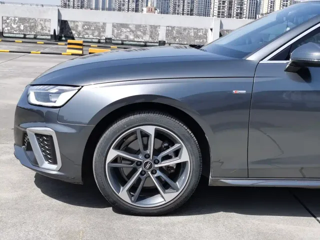 Audi A4L — Фото автомобиля 3