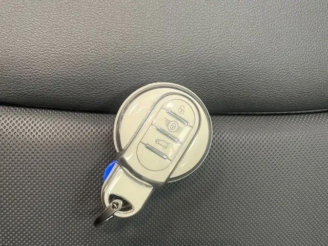 MINI Hatch — Фото автомобиля 18