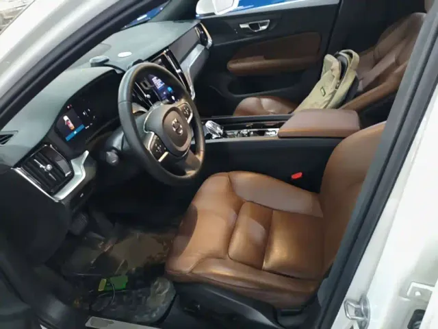 Volvo S60 — Фото автомобиля 14