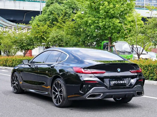BMW 8 Series — Фото автомобиля 5