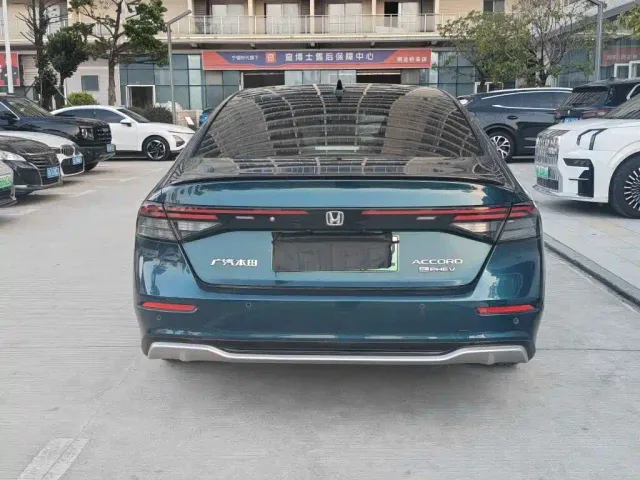 Honda Accord — Фото автомобиля 8