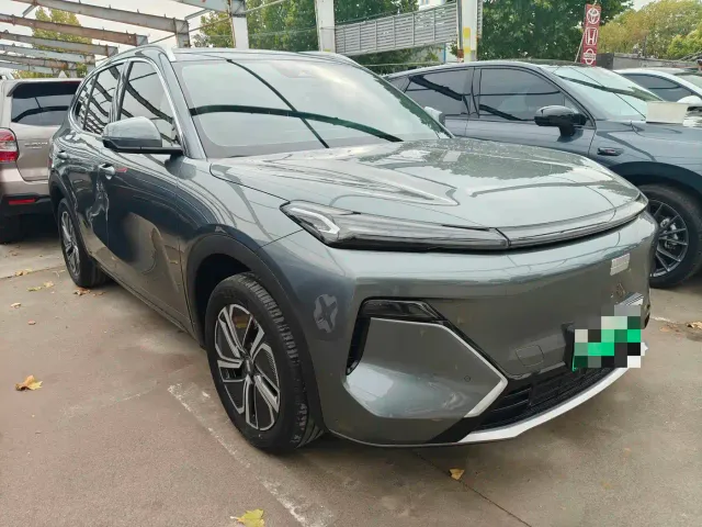 Geely Galaxy Starship 7 EM-i — Фото автомобиля 3