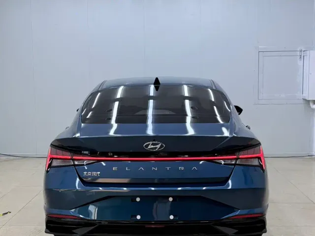 Hyundai Elantra — Фото автомобиля 5
