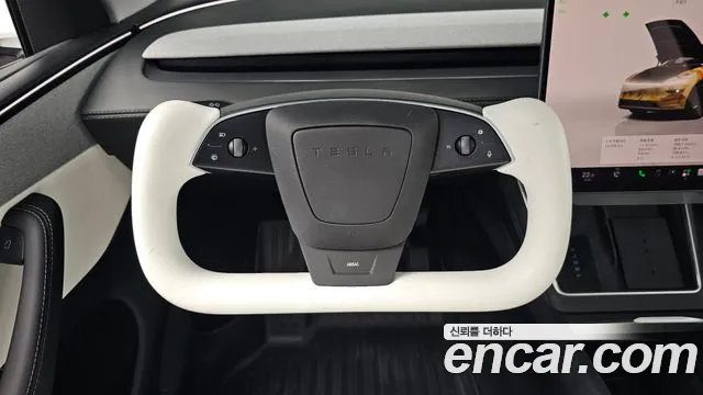 Tesla Model Y — Фото автомобиля 18