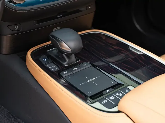 Lexus LS — Фото автомобиля 15